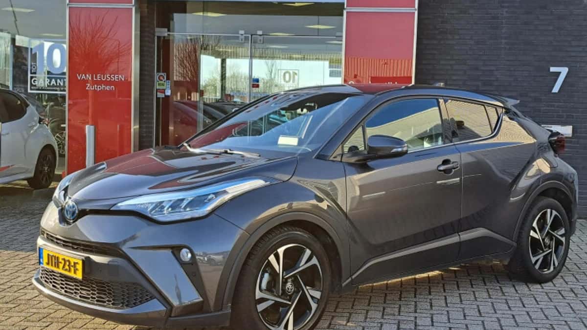 Toyota C hr (2023) — foto 1