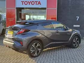 Toyota C hr (2023) thumbnail 2