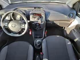 Toyota Aygo (2022) thumbnail 13