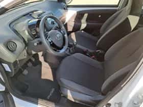 Toyota Aygo (2022) thumbnail 15