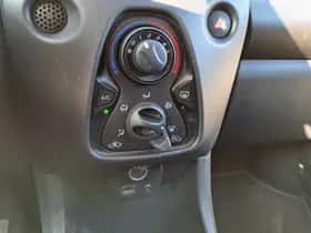 Toyota Aygo (2022) thumbnail 25