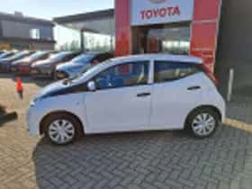 Toyota Aygo (2022) thumbnail 32