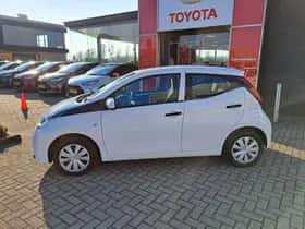 Toyota Aygo (2022) thumbnail 9