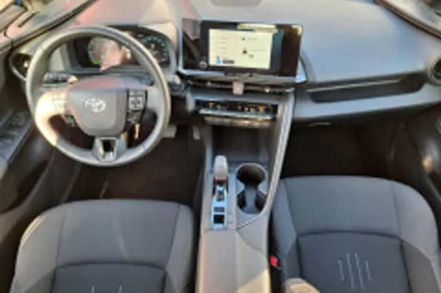 Toyota C hr (2025) thumbnail 3
