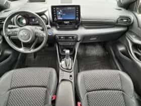 Toyota Yaris (2022) thumbnail 3