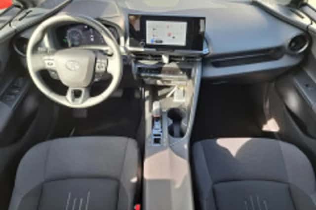Toyota C hr (2024) thumbnail 3