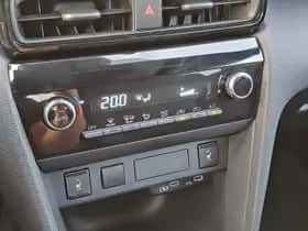 Toyota Yaris Cross (2025) thumbnail 25