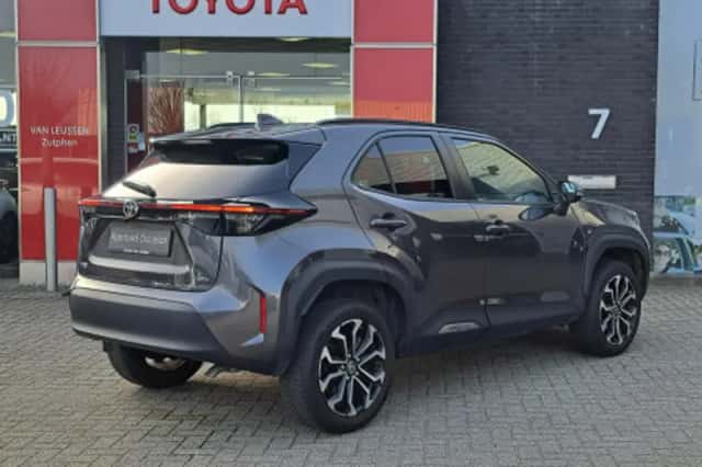 Toyota Yaris Cross (2025) thumbnail 2