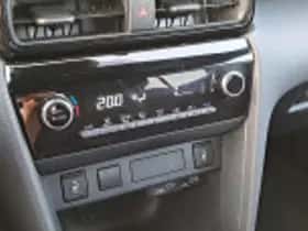 Toyota Yaris Cross (2025) thumbnail 49