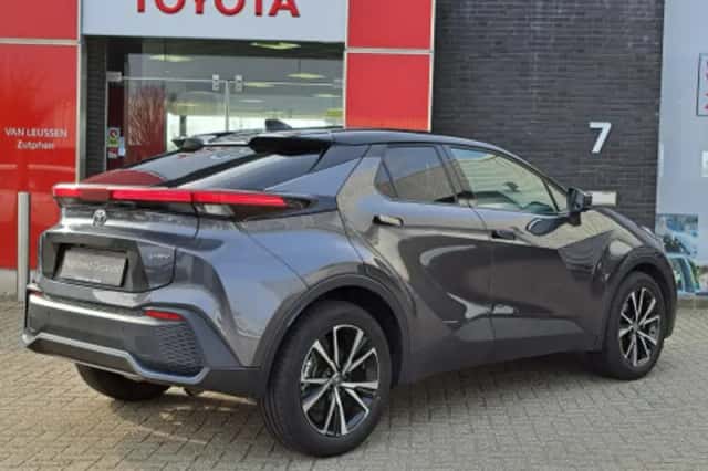 Toyota C hr (2024) thumbnail 2