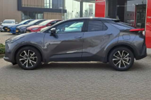 Toyota C hr (2024) thumbnail 4
