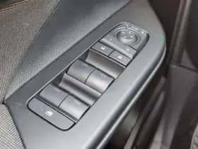 Toyota C hr (2024) thumbnail 18