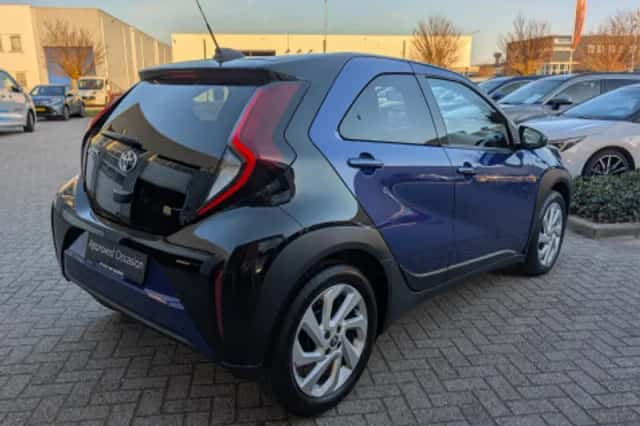 Toyota Aygo (2023) thumbnail 2