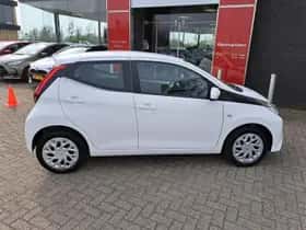 Toyota Aygo (2021) thumbnail 10