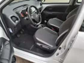 Toyota Aygo (2021) thumbnail 35