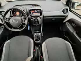 Toyota Aygo (2021) thumbnail 5
