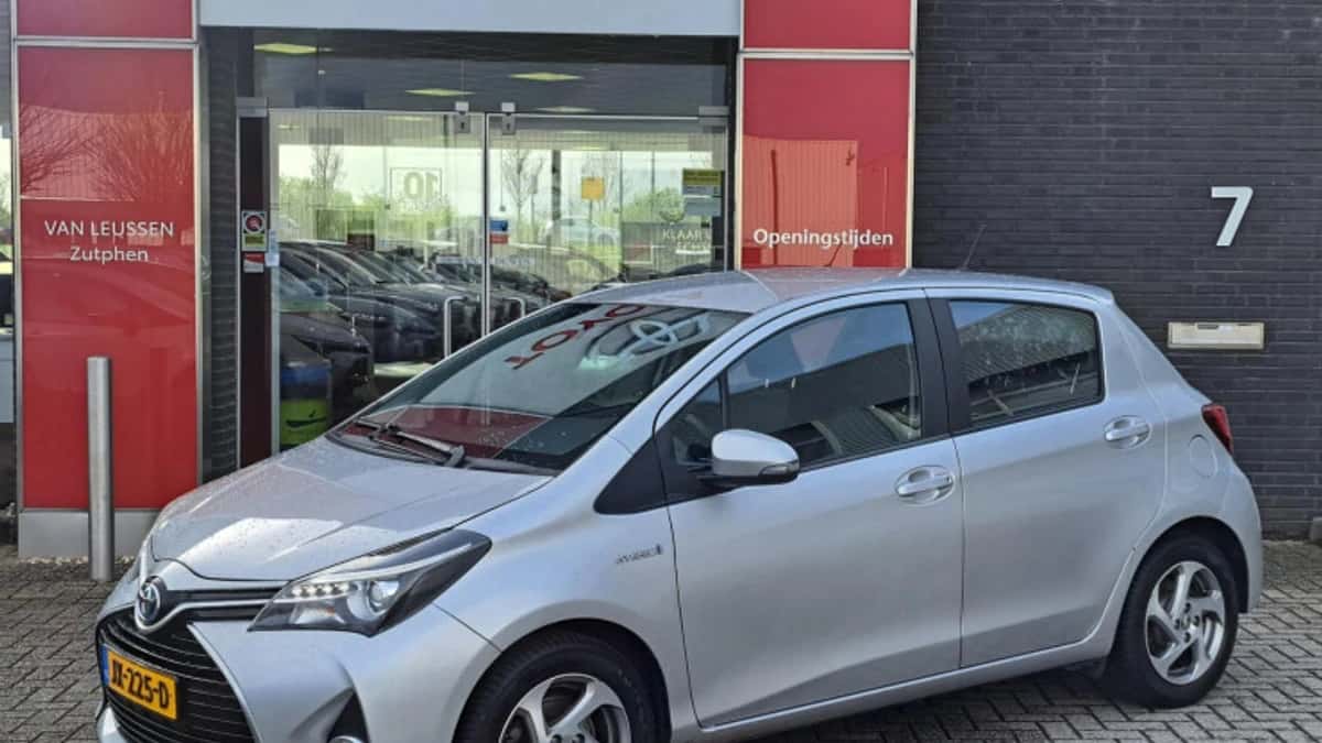 Toyota Yaris (2016) — foto 1
