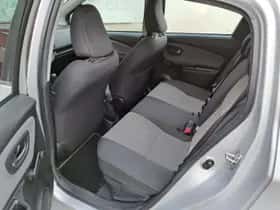 Toyota Yaris (2016) thumbnail 14