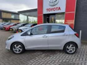 Toyota Yaris (2016) thumbnail 35