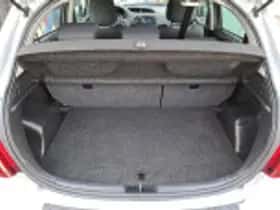 Toyota Yaris (2016) thumbnail 39