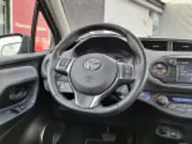 Toyota Yaris (2016) thumbnail 42