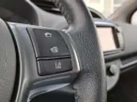Toyota Yaris (2016) thumbnail 48