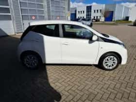 Toyota Aygo (2021) thumbnail 3