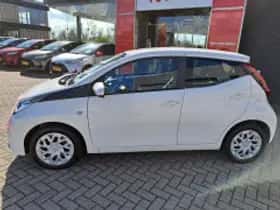 Toyota Aygo (2021) thumbnail 4
