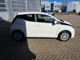 Toyota Aygo (2021) thumbnail 9