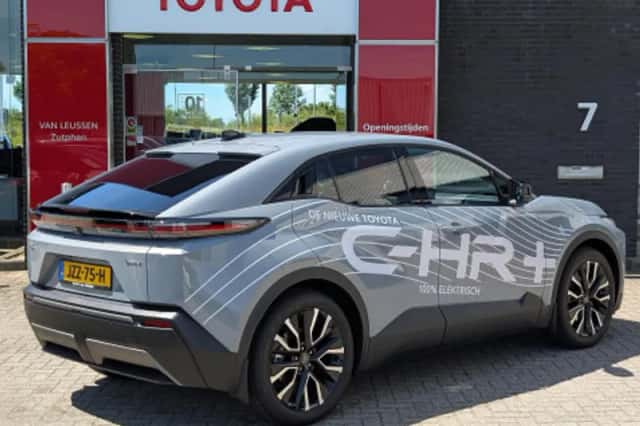 Toyota C hr (2026) thumbnail 2