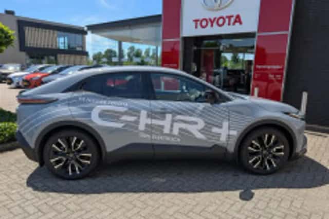 Toyota C hr (2026) thumbnail 3