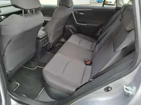 Toyota RAV4 (2021) thumbnail 17