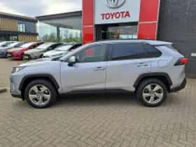 Toyota RAV4 (2021) thumbnail 3