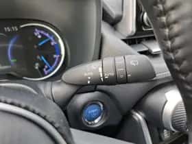 Toyota RAV4 (2021) thumbnail 23