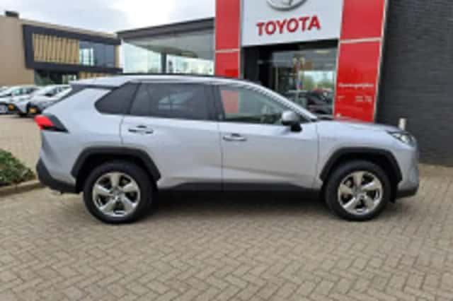 Toyota RAV4 (2021) thumbnail 4