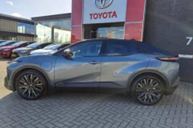 Toyota C hr (2026) thumbnail 3