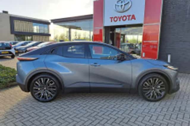 Toyota C hr (2026) thumbnail 4