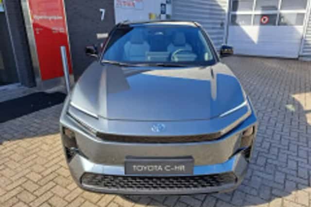 Toyota C hr (2026) thumbnail 5
