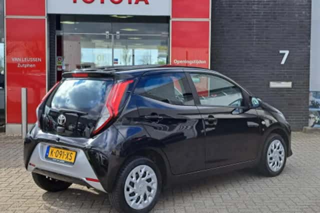 Toyota Aygo (2021) thumbnail 2