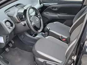 Toyota Aygo (2021) thumbnail 13