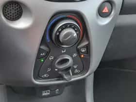 Toyota Aygo (2021) thumbnail 19