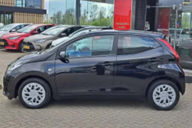 Toyota Aygo (2021) thumbnail 6