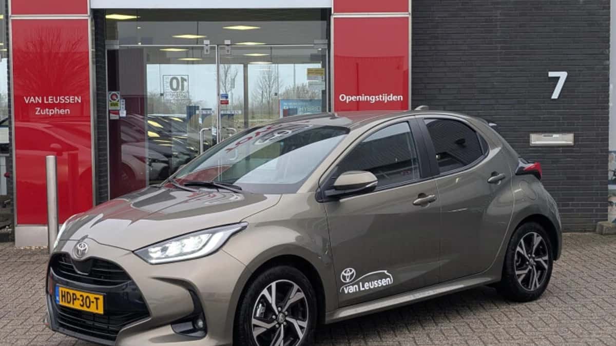Toyota Yaris (2025) — foto 1