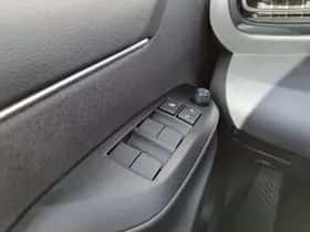 Toyota Yaris (2025) thumbnail 17