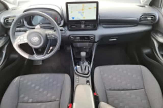 Toyota Yaris (2025) thumbnail 3