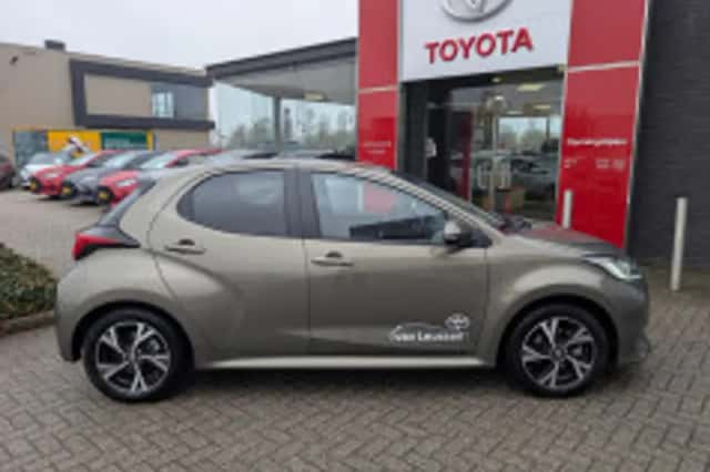 Toyota Yaris (2025) thumbnail 4