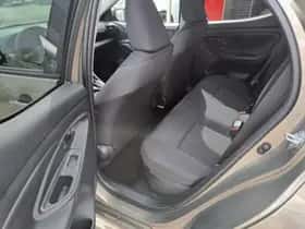 Toyota Yaris (2024) thumbnail 16