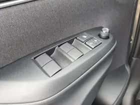 Toyota Yaris (2024) thumbnail 17