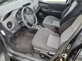 Toyota Yaris (2018) thumbnail 16