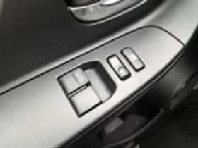 Toyota Yaris (2018) thumbnail 43